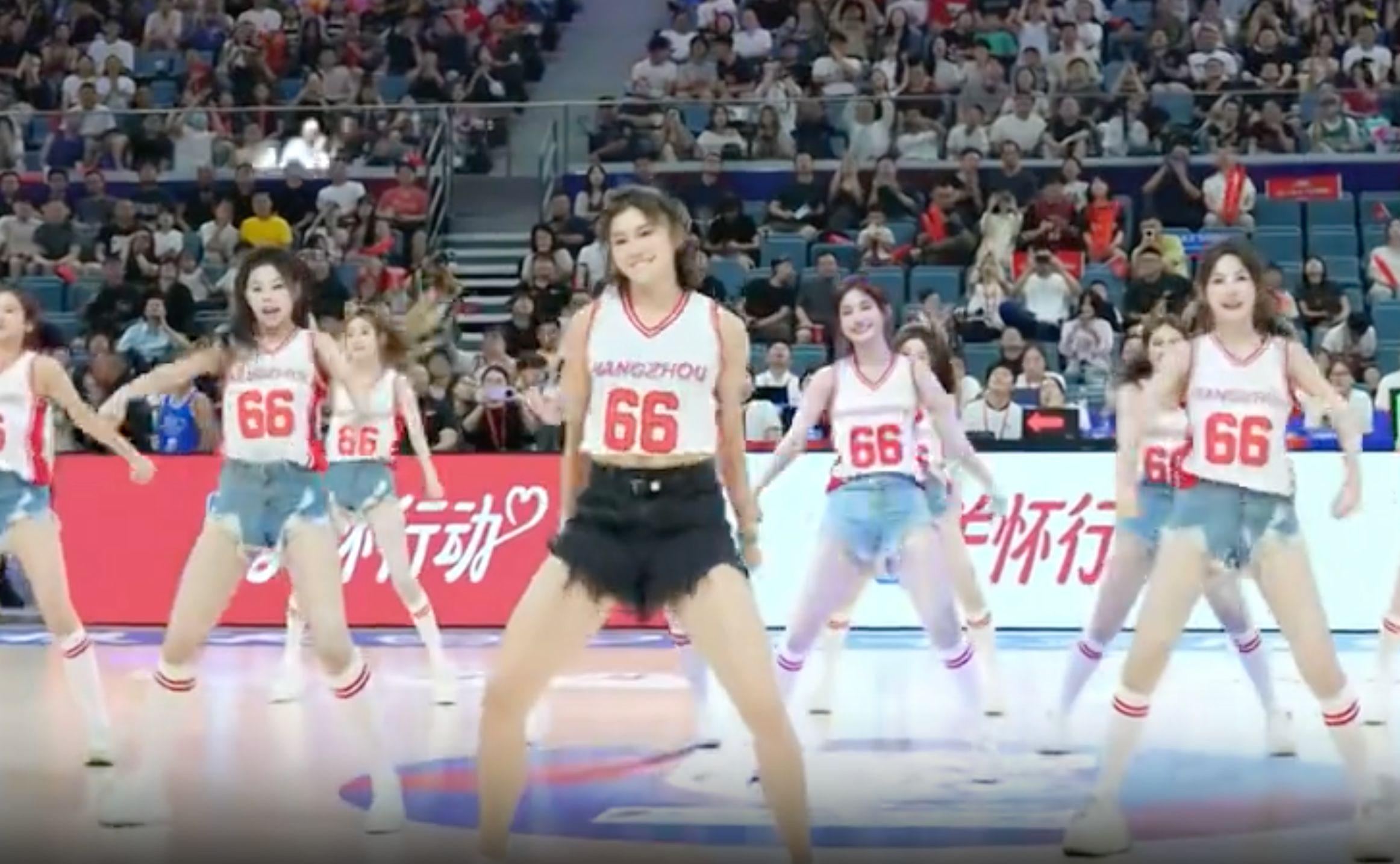 现场进行三, ycb, wi 现场进行三, ycb, wi