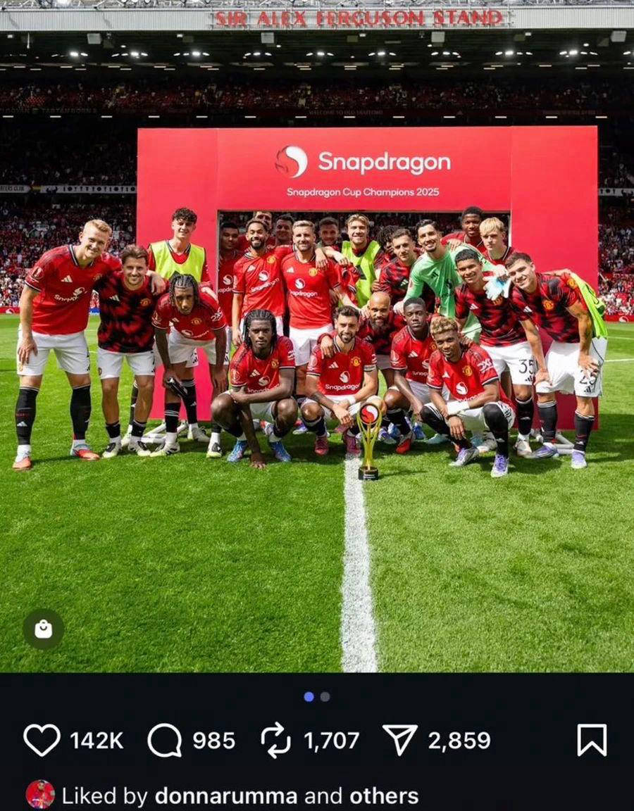 万英镑, 曼愿意出售