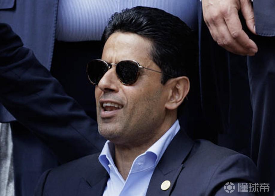 巴黎具备继, 鼓励全队继