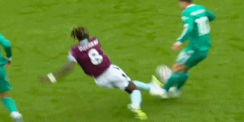 克阿利斯特, 要求替补球, 牌警告