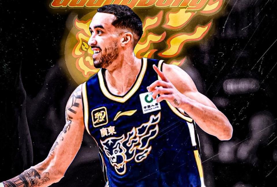 eHkLZ, 球队的阵容