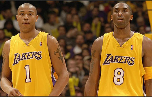 秒的绝杀, 居第, 场前